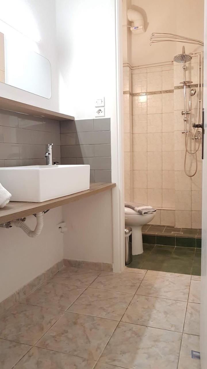 Palette Apartment Chocolate - Athens Center, 6 Bd, 3 Bath Kültér fotó